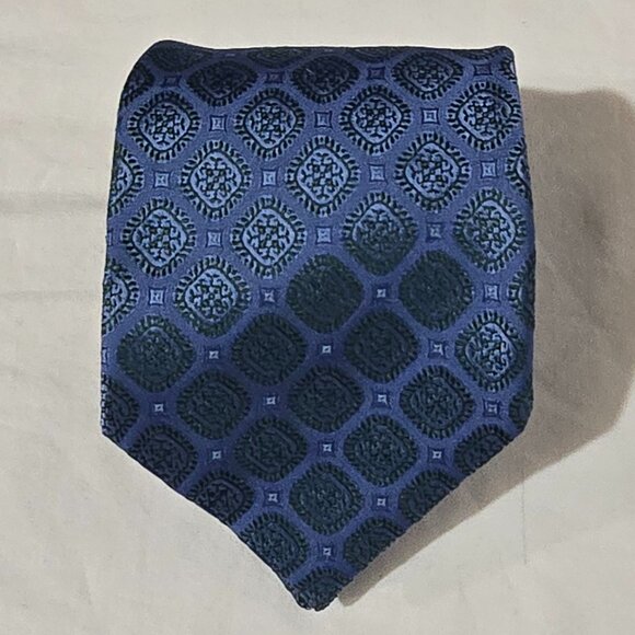 Charvet Place Vendome Made in France 100% Silk Necktie Blue Green Geo 3 3/8"x57" - Picture 2 of 6